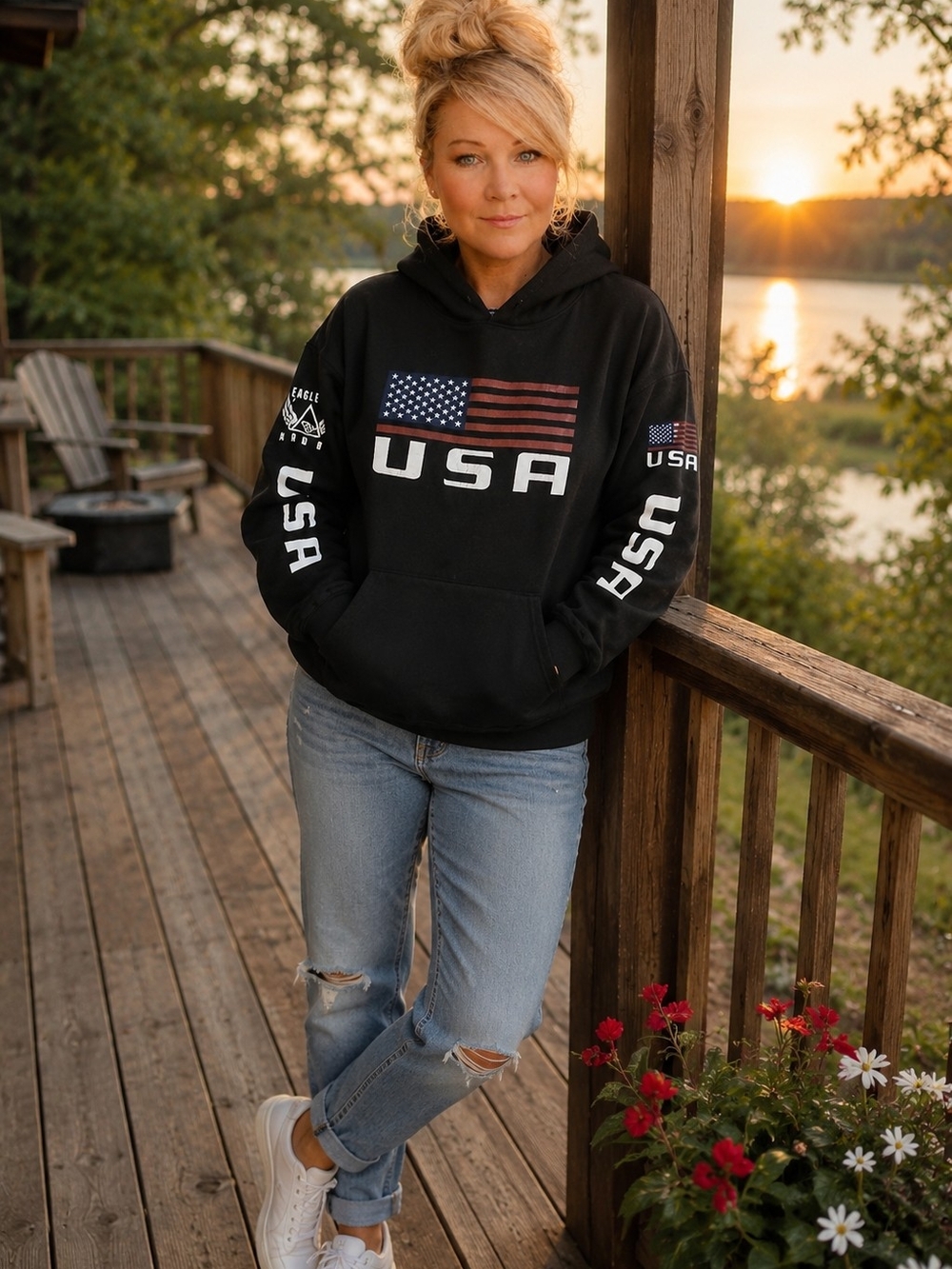 Gildan Black USA Flag Crewneck Hoodie - Women's Pullover